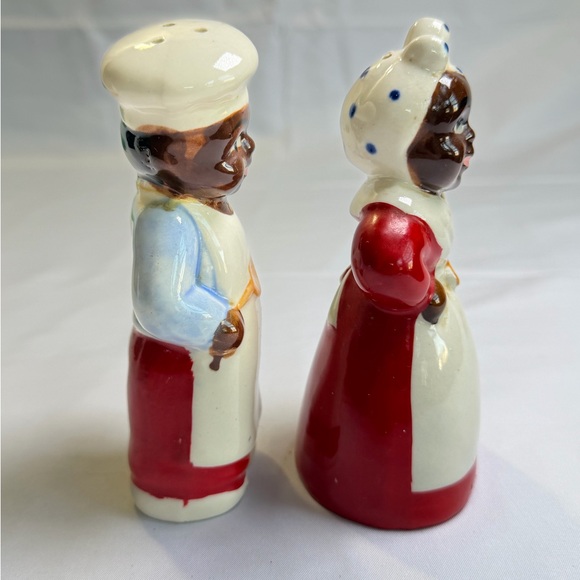 Charming Vintage Ceramic Chef and Cook Figurine Salt and Pepper Shakers- 3.5”. - Picture 4 of 6